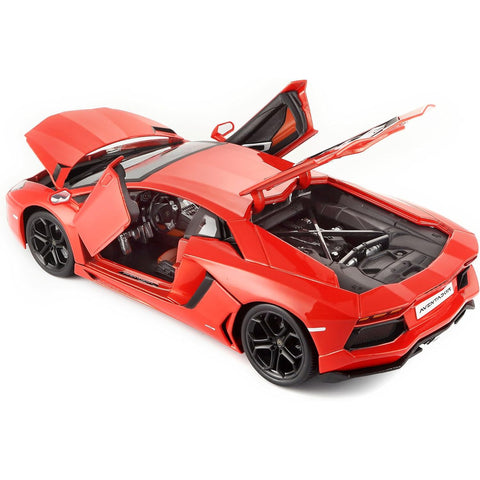 1:18 2012 Lamborghini Aventador Coupé Metallic Orange - BBurago Diecast